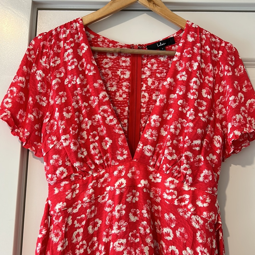 Mini Floral Dress 🌸 - Picture 6 of 7